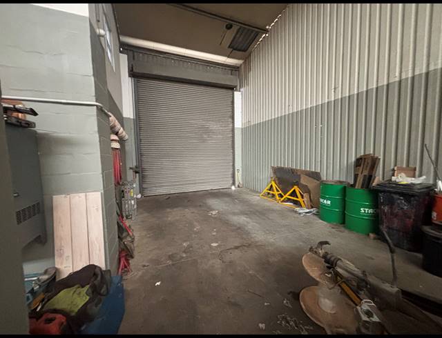 410M² WAREHOUSE TO LET IN STRAND INDUSTRIA